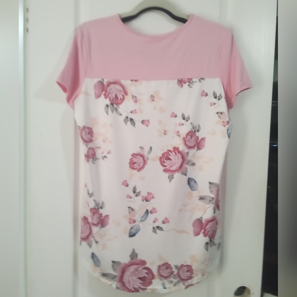 Light pink floral top - XL